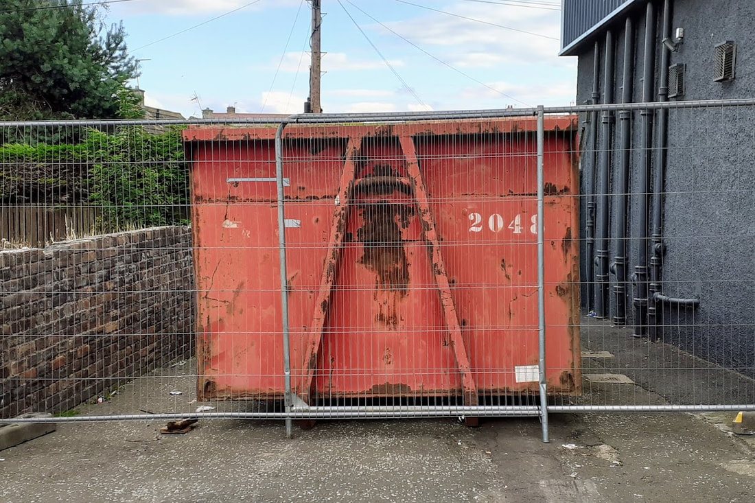 20-yard roll-on roll-off (RoRo) skip hire in South, East, West, North, and Central London for construction, commercial, and demolition waste disposal, click here for 20-yard RoRo skip hire prices and get and online for for a 20 yard skip container delivery near you in London