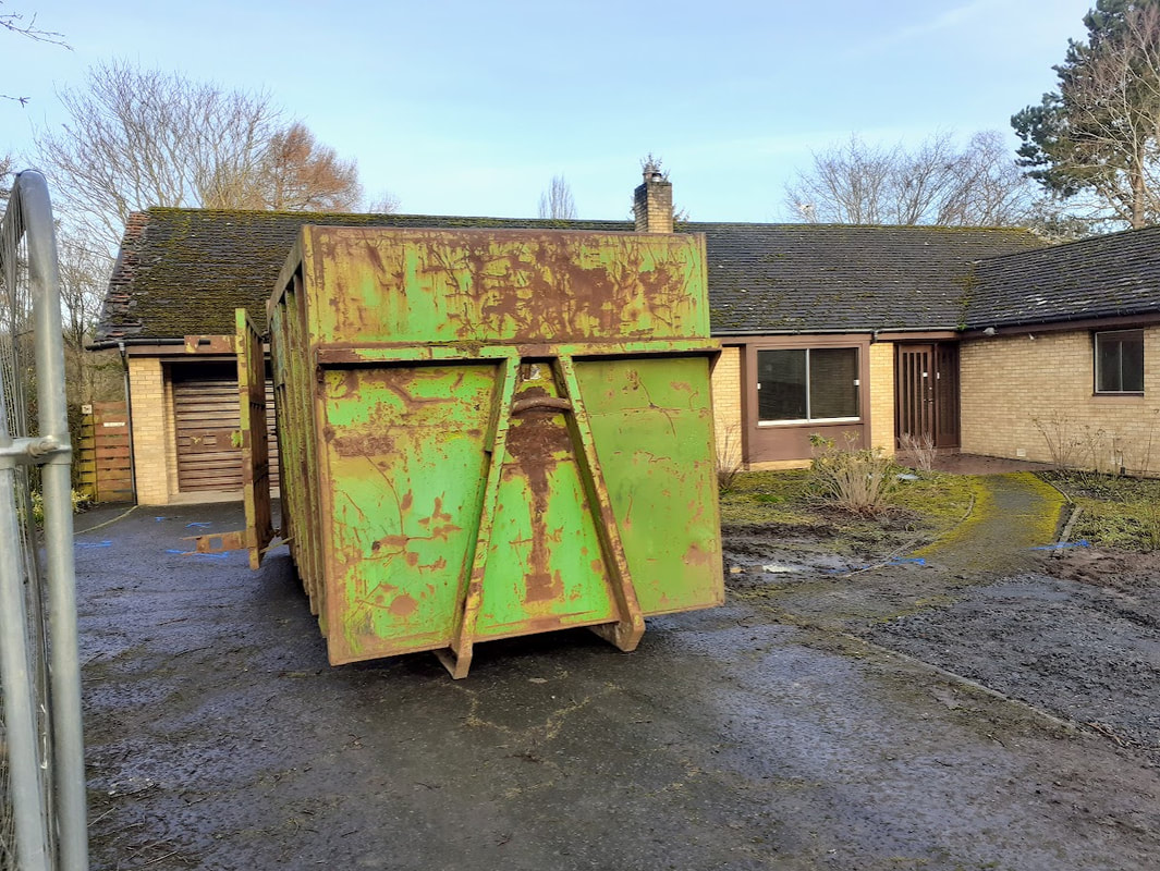 40-yard roll-on roll-off skip hire in South, East, West, North, and Central London for construction, commercial, and demolition waste disposal, click here for 40-yard RoRo skip hire prices and get and online for for a 40 yard skip container delivery in London
